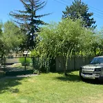Sunny Clara Oenallo Nyaralo Tatil Evi