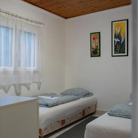 Sunny Klára 135 önálló *