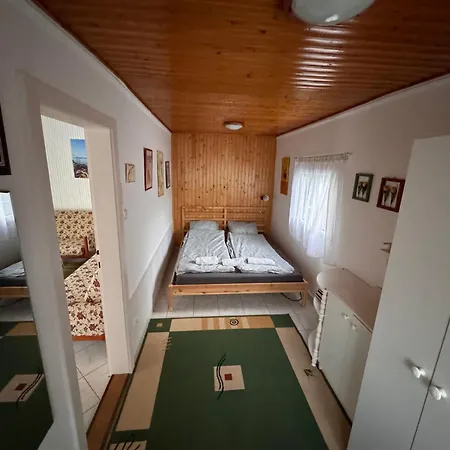 Sunny Clara Oenallo Nyaralo