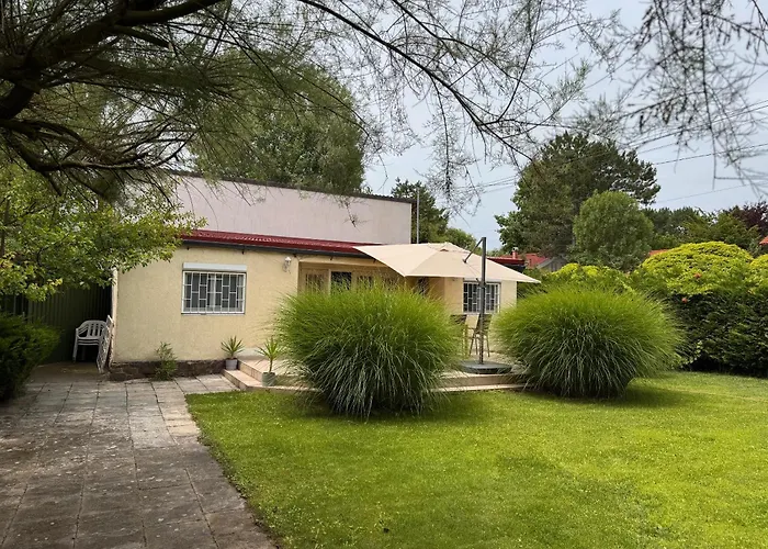 Sunny Clara Oenallo Nyaralo